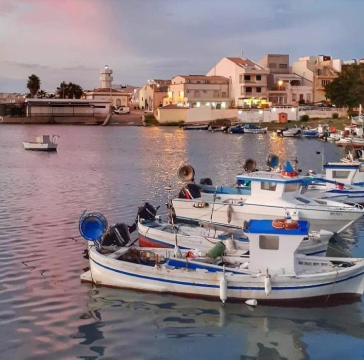 Le Muse Casa Vacanze Scoglitti Bagian luar foto